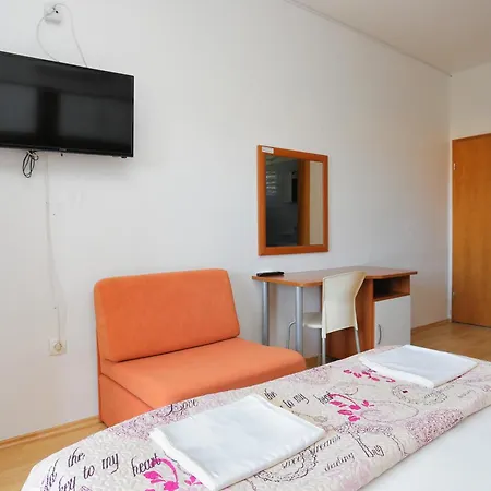 Apartments By The Sea Zivogosce - Blato, Makarska - 1057 Blato  Zimmer foto