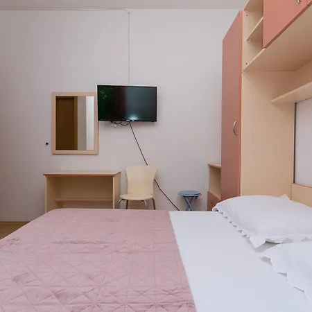 Apartments By The Sea Zivogosce - Blato, Makarska - 1057 Blato  Zimmer foto