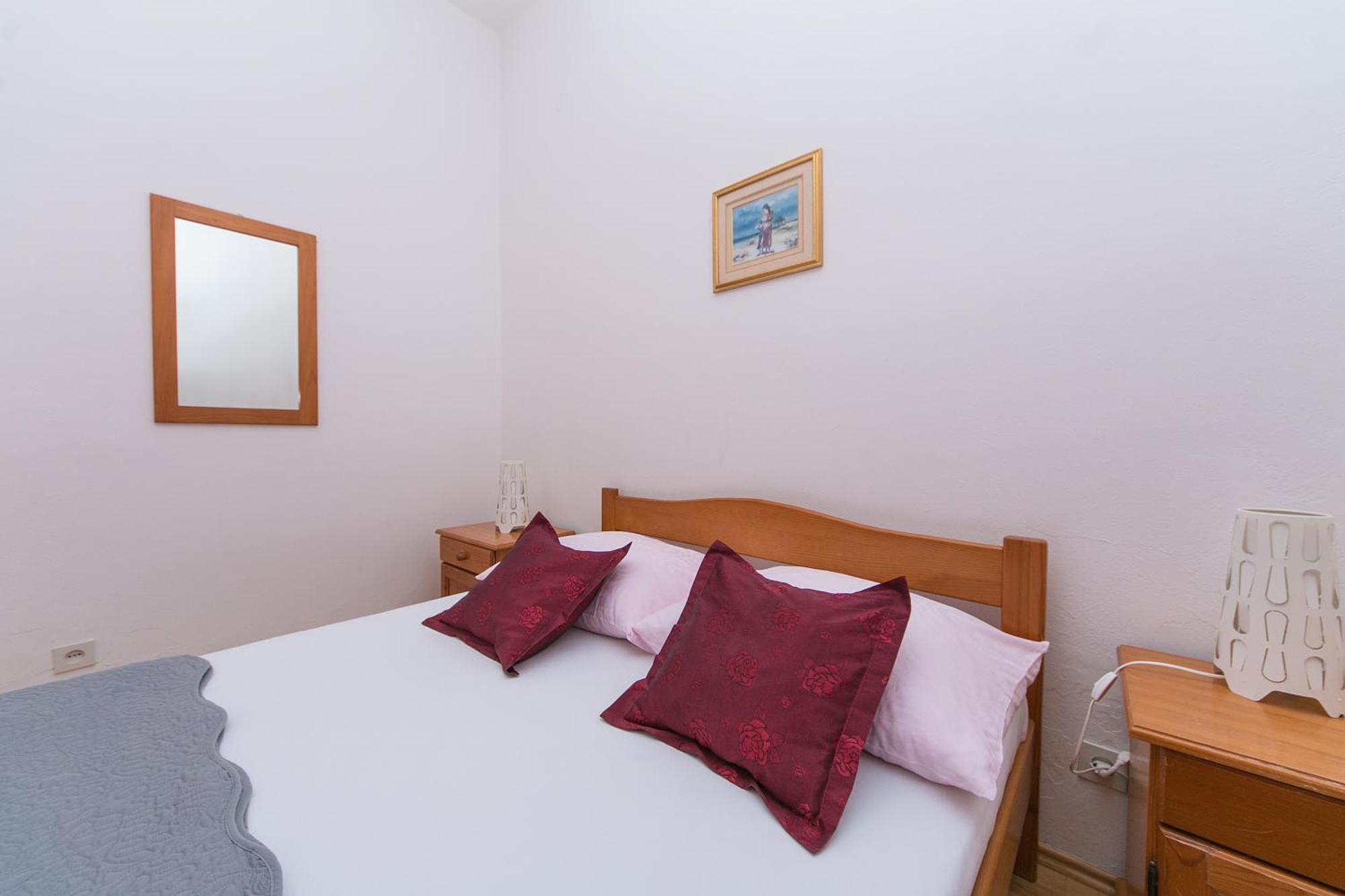 Apartment By The Sea Zivogosce - Blato, Makarska - 1057 *
